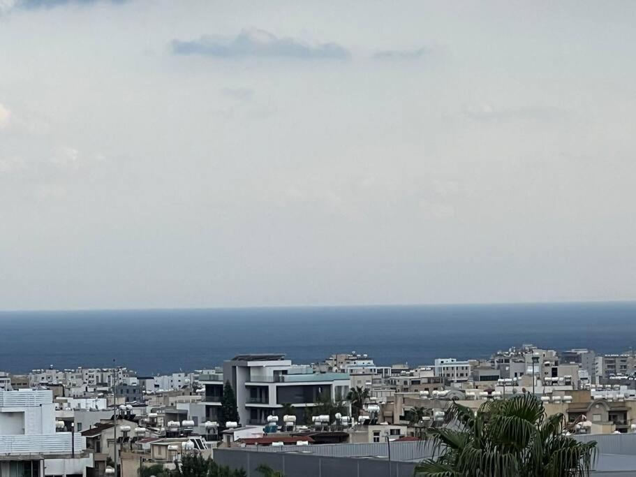 3 Bedroom Penthouse Jacuzzi Seaview Лимасол