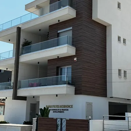 3 Bedroom Penthouse Jacuzzi Seaview Лімасол Екстер'єр фото