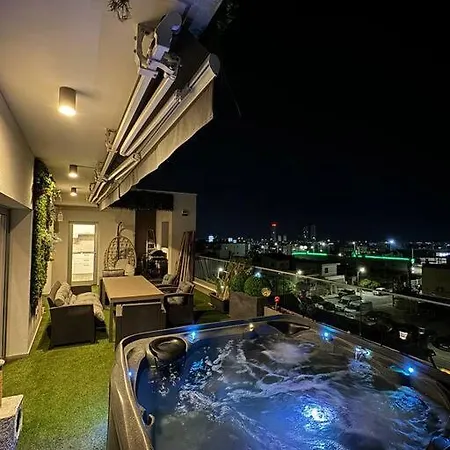 3 Bedroom Penthouse Jacuzzi Seaview Лімасол Екстер'єр фото